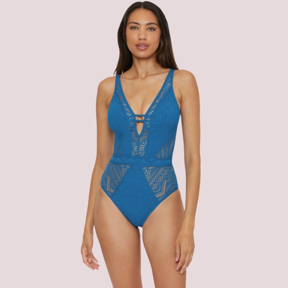 NWT BECCA Color Play One Piece Swimsuit - Small